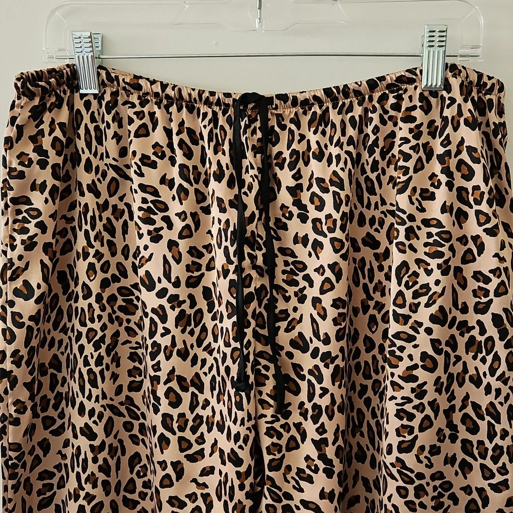 Cheetah Print Flowy Satin Lounge Pants Size Large‎